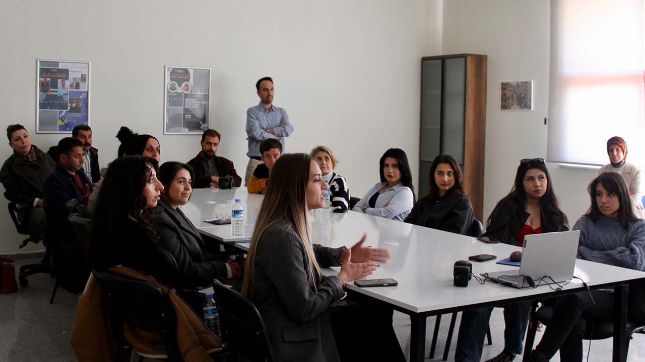 Diyarbakır’da gazeteci adayları için haber atölyesi