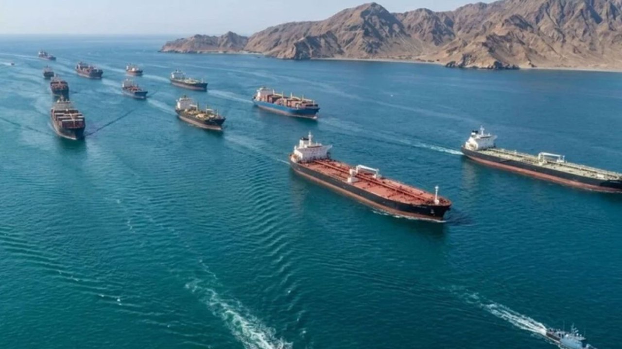 İran, Hürmüz Boğazı'nı yeniden kapattı