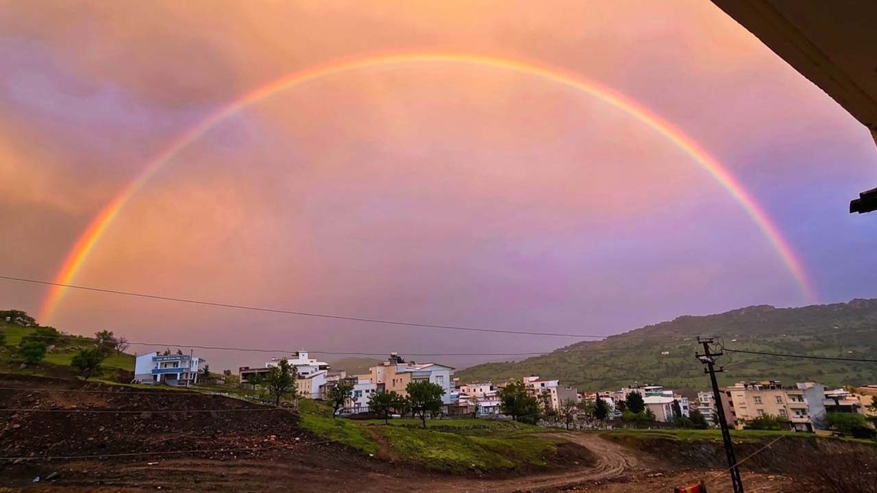 Diyarbakır’da oluşan gökkuşağı görsel şölen sundu