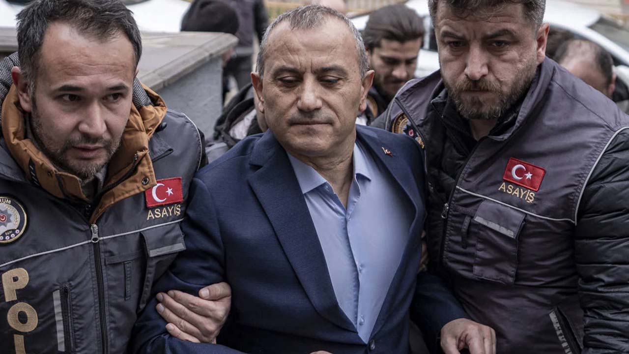 Doku soruşturması: Eski Vali adliyeye çıkarıldı