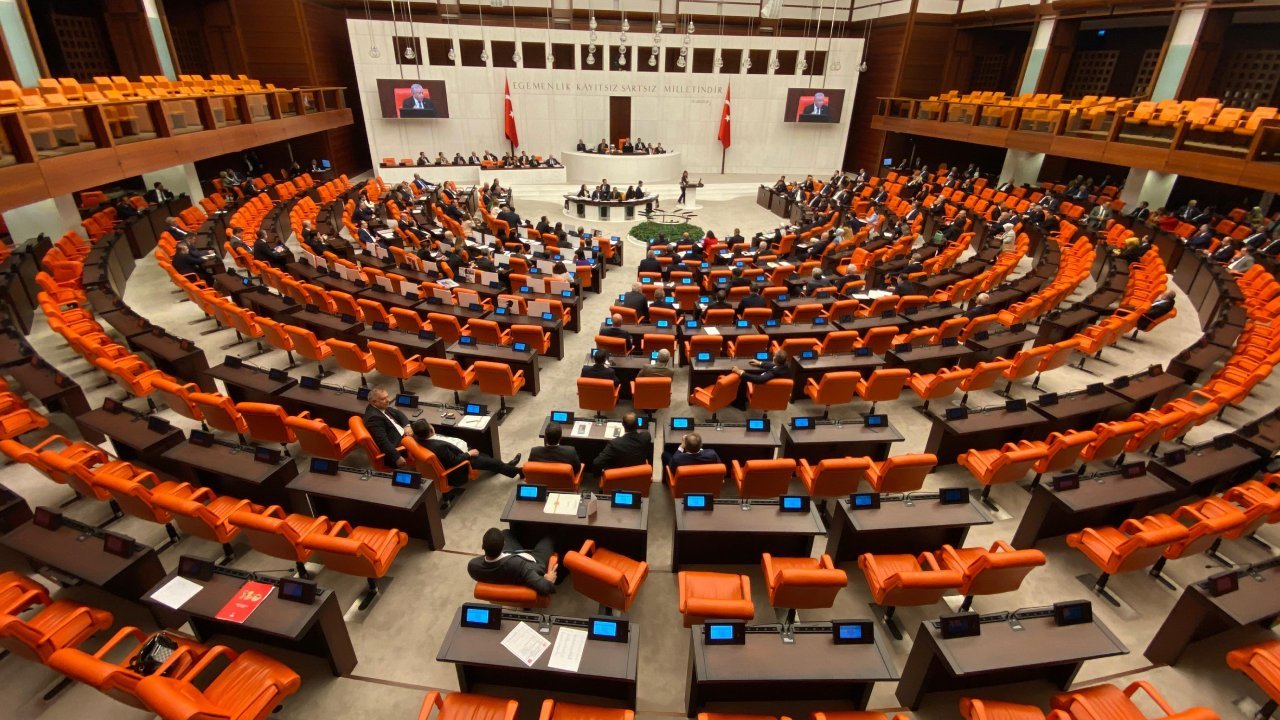 TBMM kabul etti: Doğum izni uzatıldı, sosyal medyaya yaş sınırı