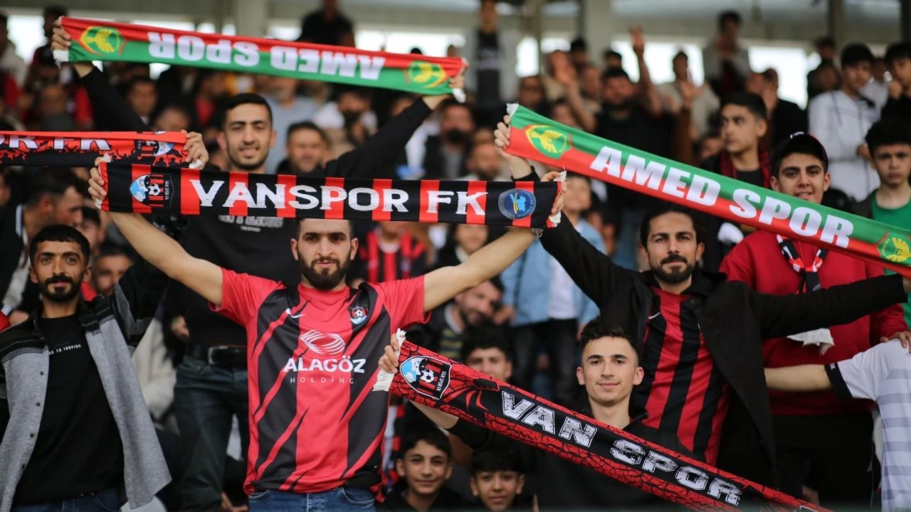 Vanspor’da sürpriz ayrılık: Hakkınızı helal edin