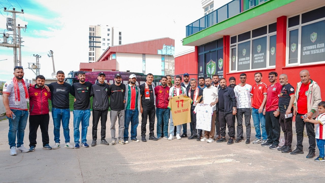 Zaxo taraftarından Amedspor’a ziyaret