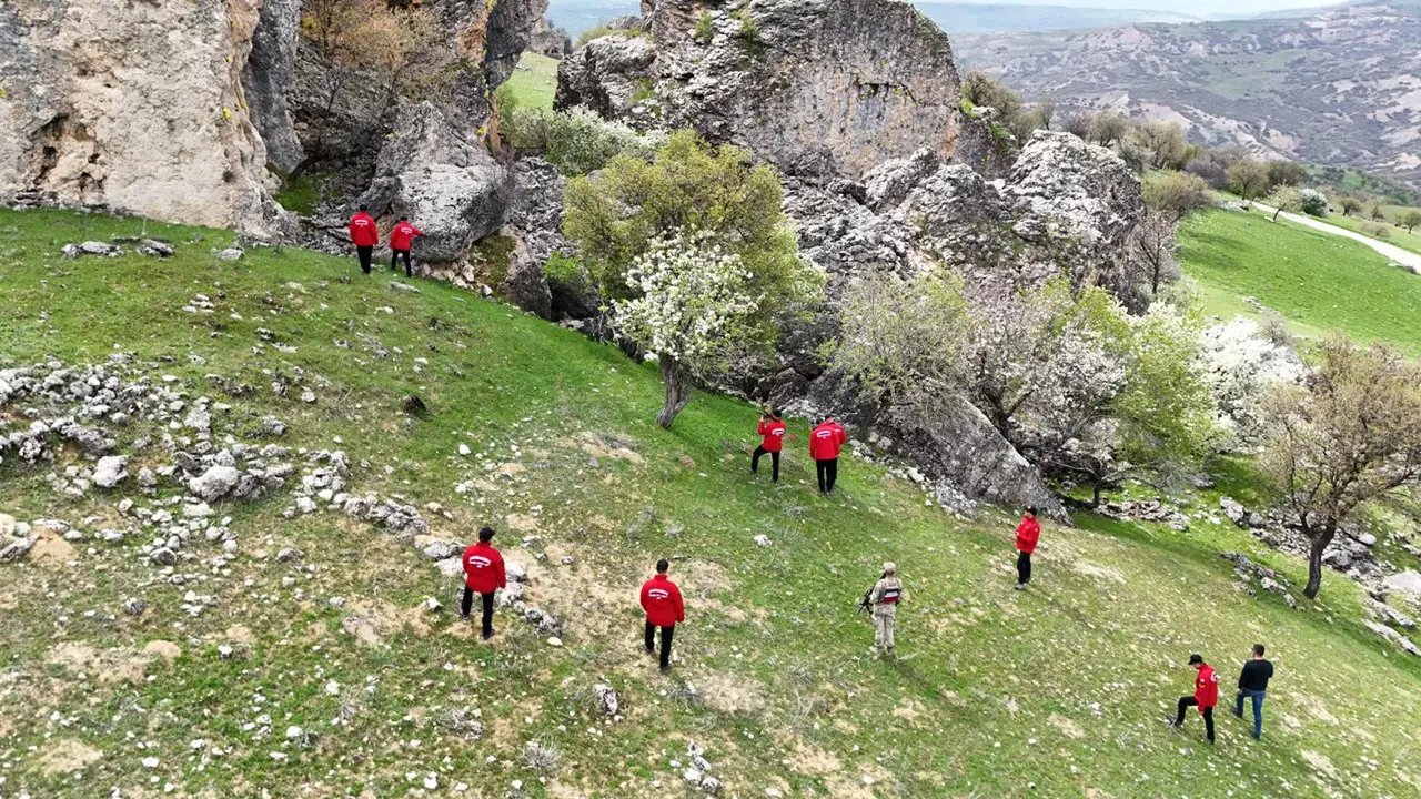 Gülistan Doku’nın izi sürülüyor: Mağara ve oyuklar taranıyor
