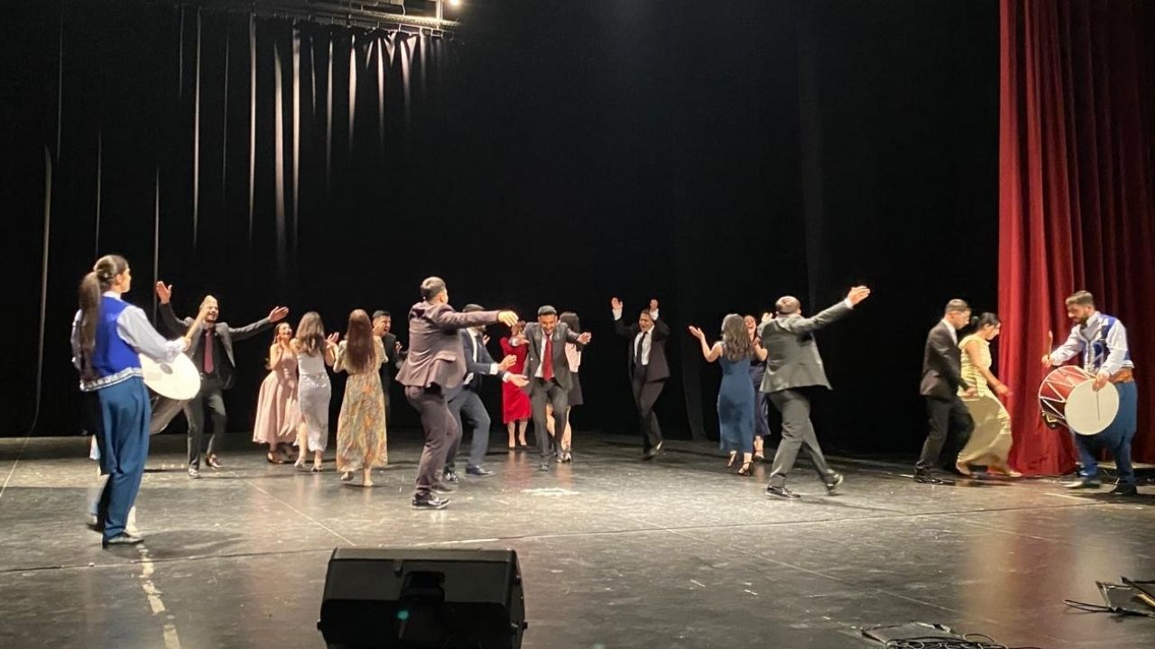 Diyarbakır’da dans şöleni: 60 sanatçı aynı sahnede buluştu