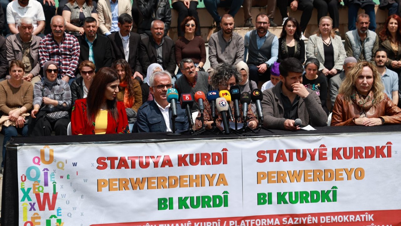 Diyarbakır'da 15 Mayıs deklarasyonu: Kürtçe resmi dil olsun