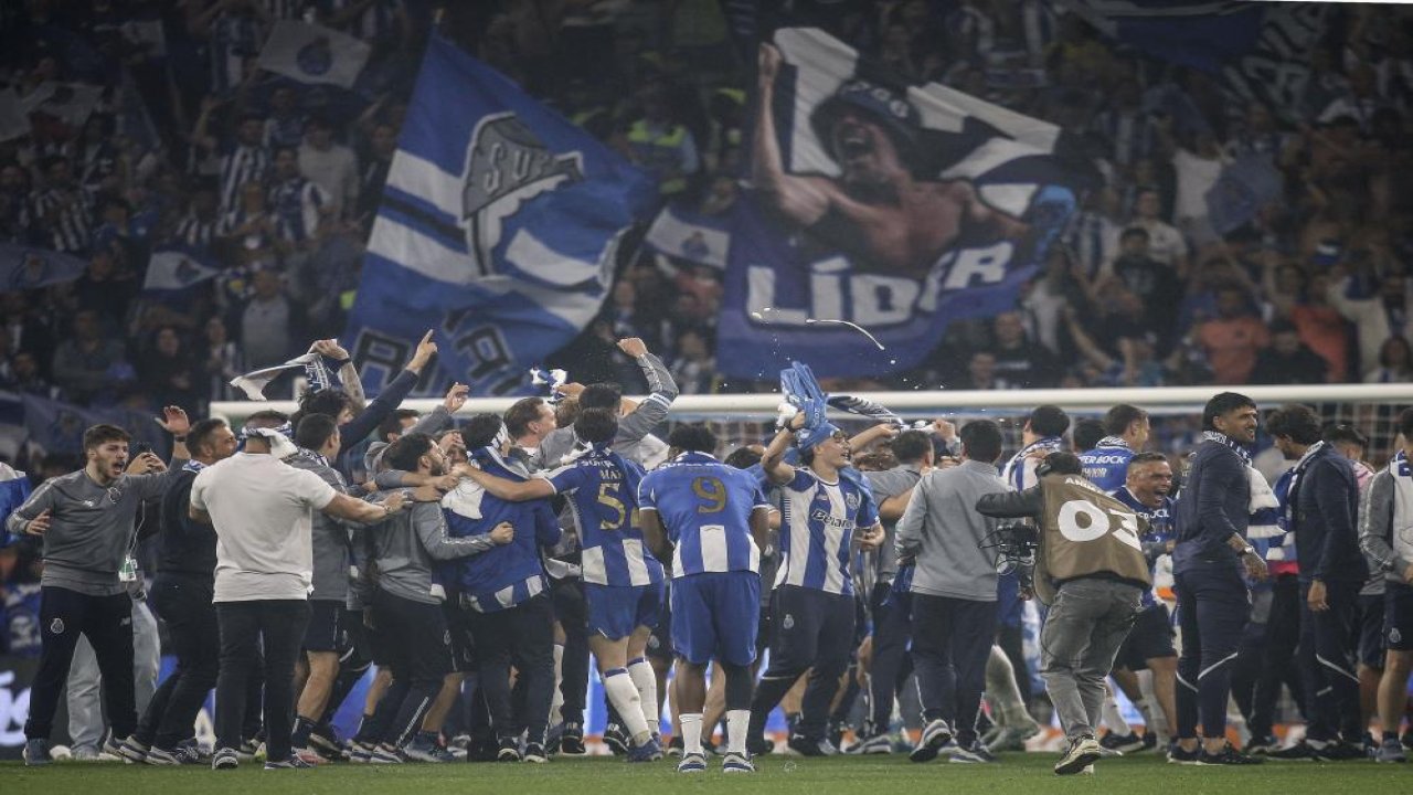 Porto Portekiz'de şampiyon: 31. kupa müzede