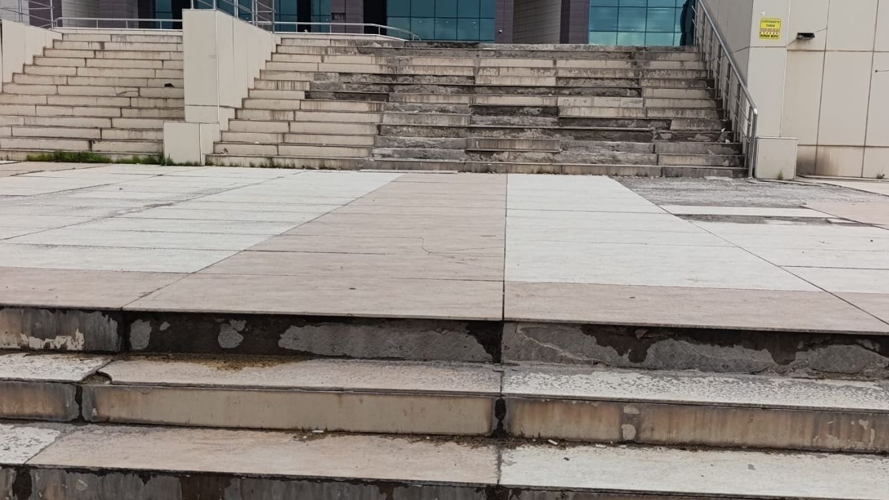 Dicle Üniversite’ne yakışmayan görüntü: Yetkililere çağrı