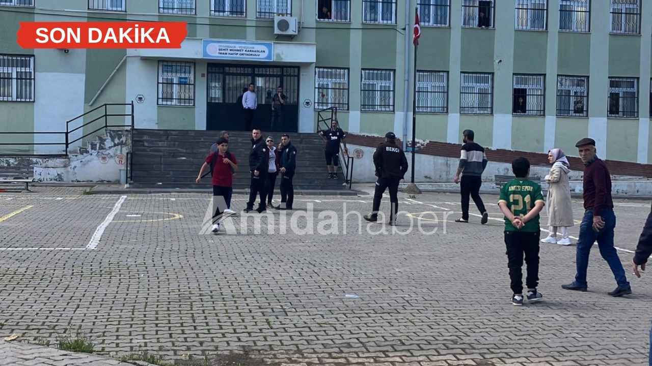 Diyarbakır’da okul önünde silah sesleri: Tahliye başladı
