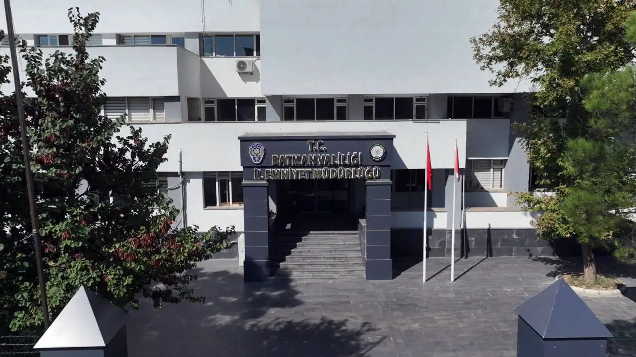 İnşaat malzemesi hırsızlarına suçüstü: Tutuklandılar