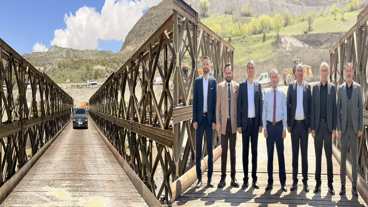 Hakkari – Van yoluna panel köprü kuruldu
