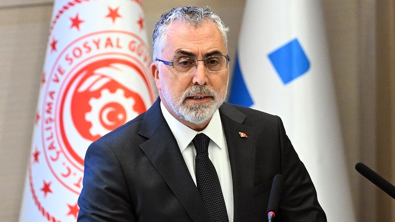 Çalışan annelere müjde: Doğum izni 24 haftaya çıktı