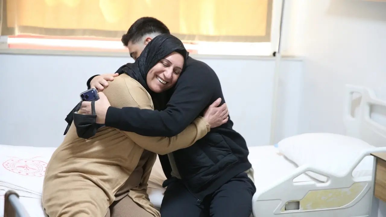 Diyarbakır: Babasından sonra annesinin böbreğiyle hayata tutundu