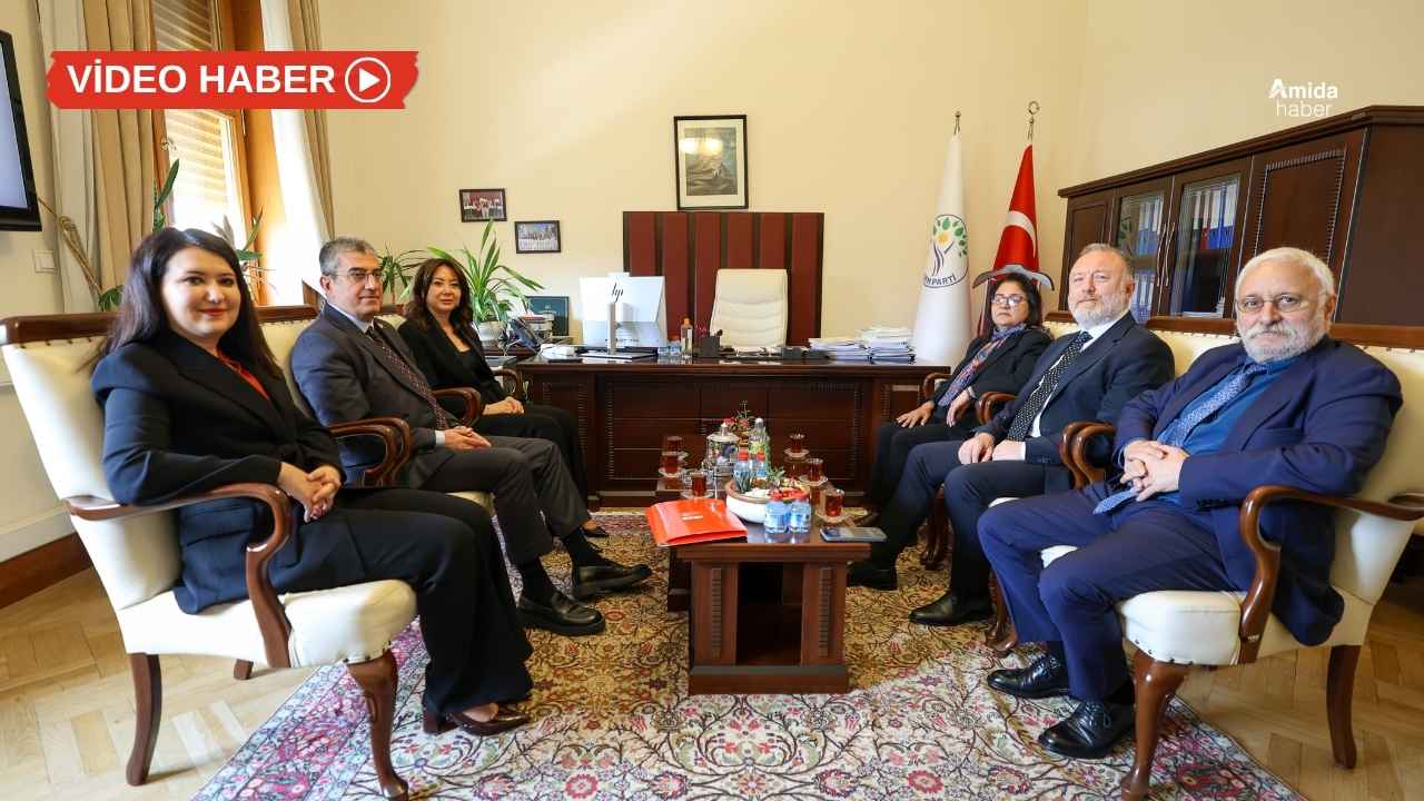 CHP’den DEM Parti’ye ara seçim ziyareti