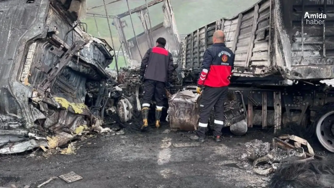 Bitlis'te iki tır çarpışıp alev aldı: 2 ölü