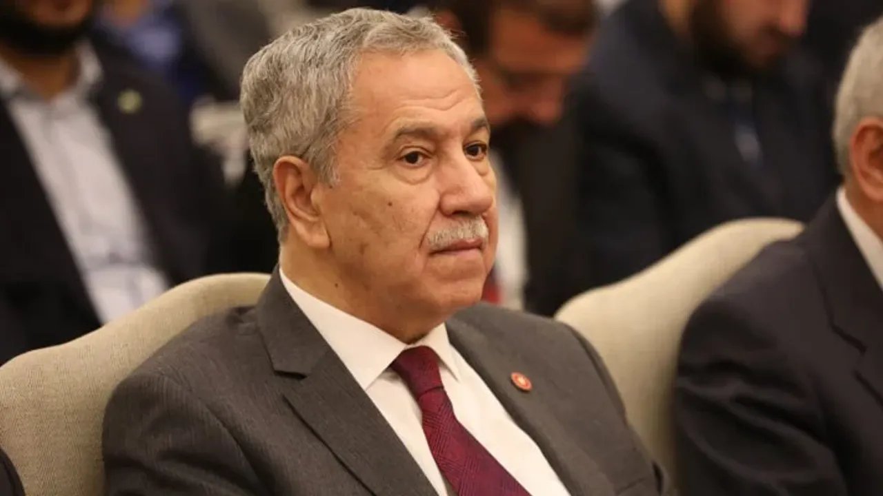 Bülent Arınç'tan kendisine 'fosil siyasetçi' diyen MHP'li Yalçın'a yanıt