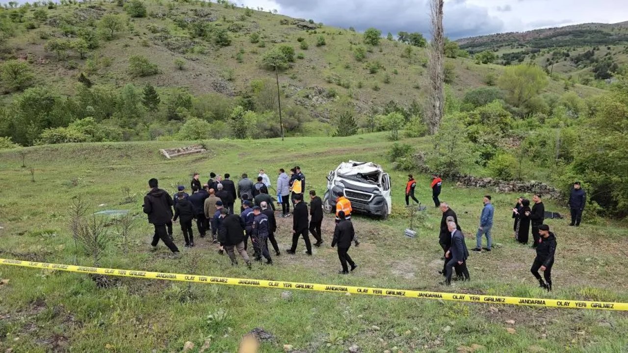 Öğrenci servisi şarampole devrildi: 3 ölü, 7 yaralı