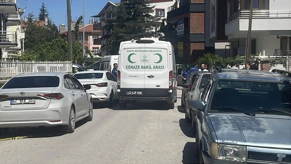 Hukuk öğrencisi genç anne ve babasını öldürdü