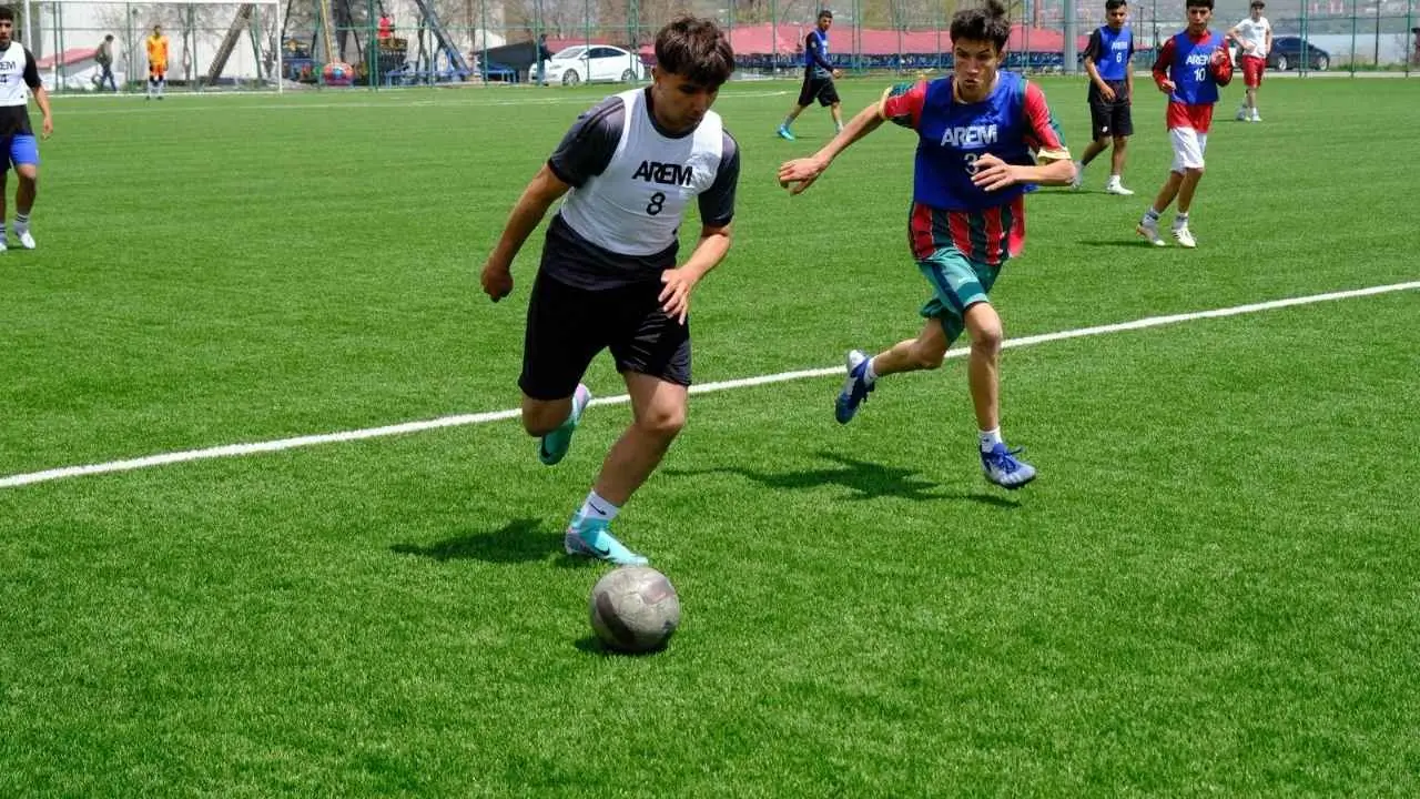 Amedspor geleceğin yıldızlarını arıyor: Bitlis-Muş altyapı seçmeleri tamamlandı