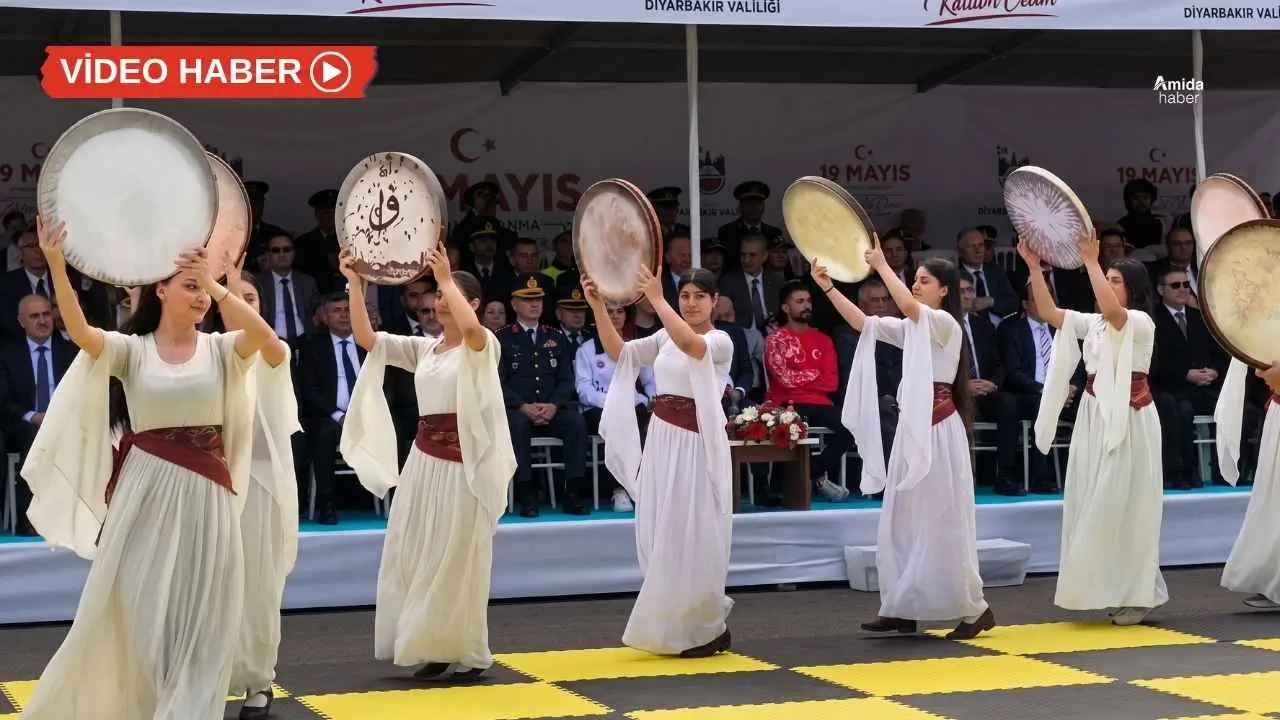 Diyarbakır’da Kürtçe müzikli 19 Mayıs kutlaması: Vali ritim tuttu