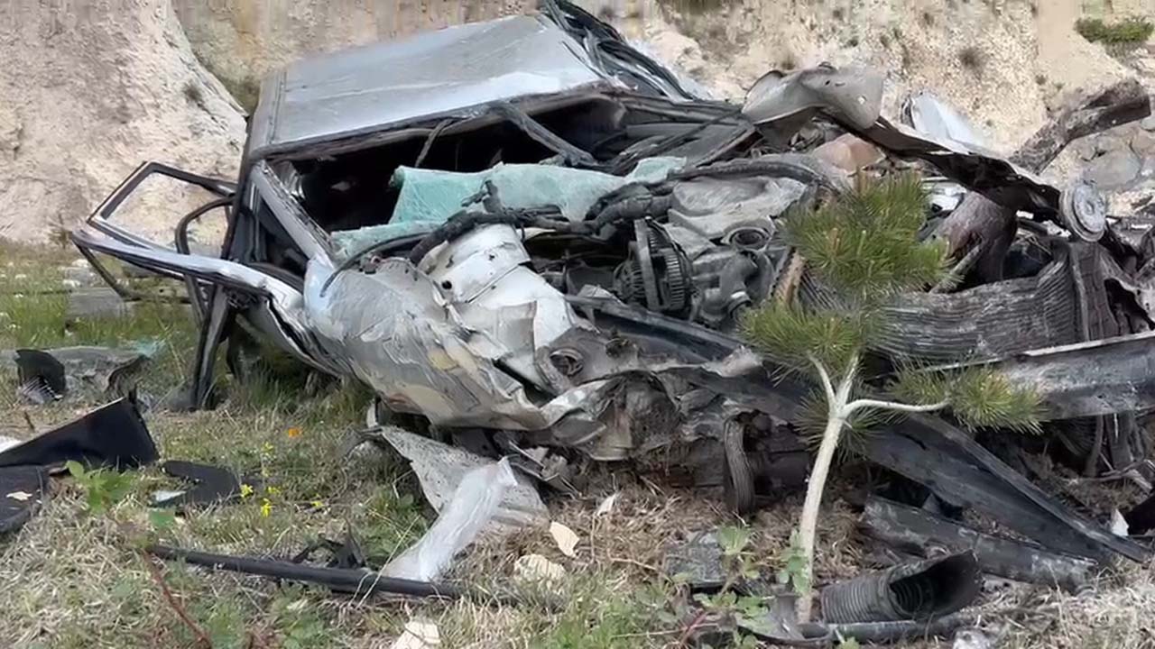 Bitlis’te otomobil uçuruma uçtu: 1 ölü
