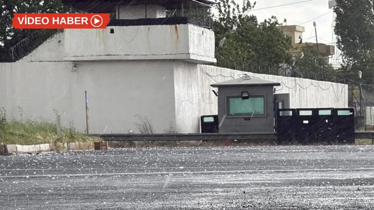 Diyarbakır’da güneşli hava yerini dolu ve sağanağa bıraktı