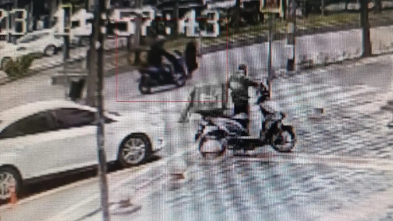 Batman’da motosiklet yaya geçidinde kadına çarptı