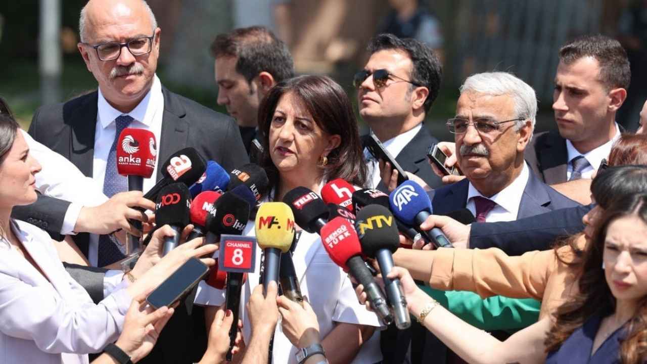 İmralı heyeti yola çıktı