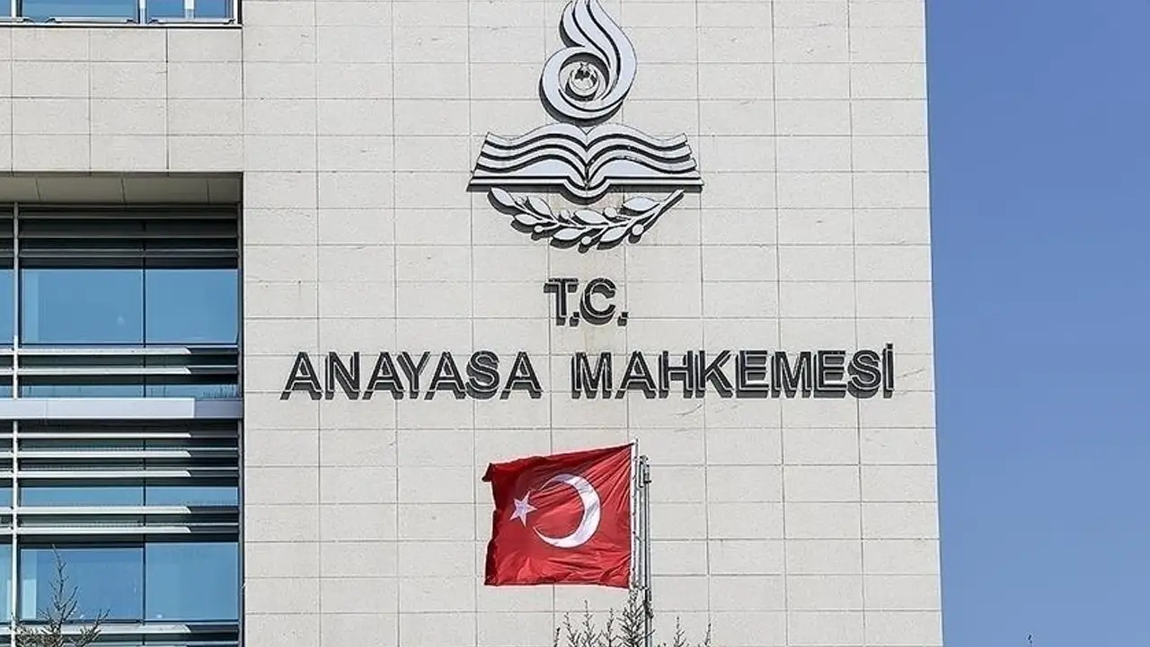 AYM’den dijital aramalara fren: CMK’nın o maddesi iptal edildi