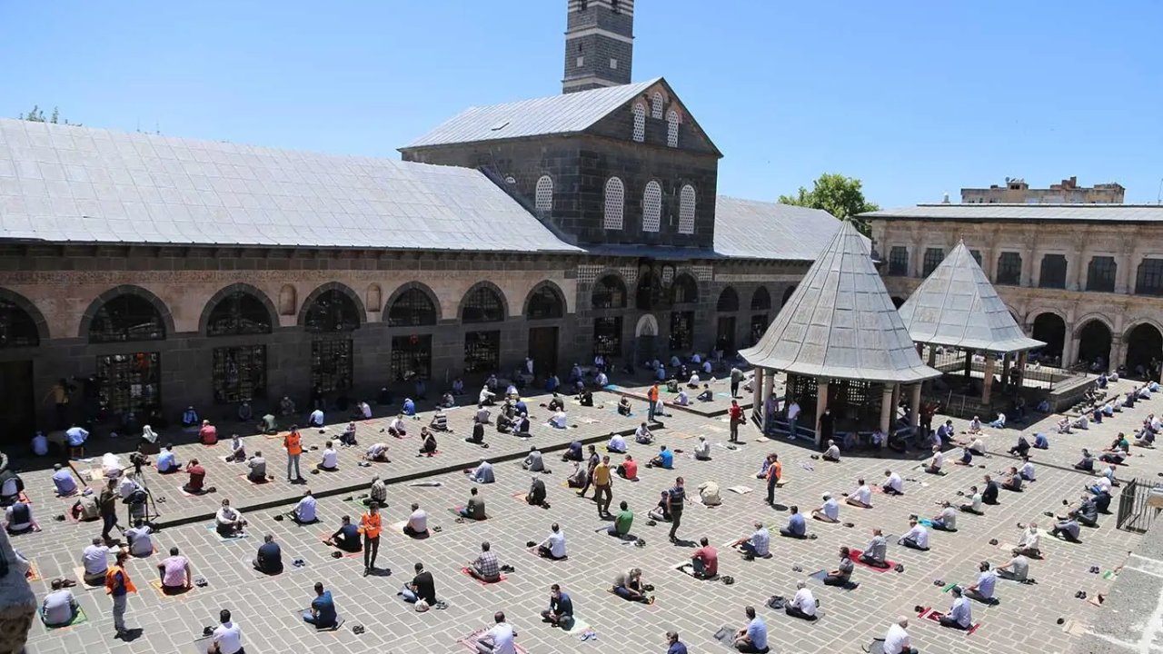 Diyarbakır’da bayram namazı saat kaçta? Bayram namazı nasıl kılınır?