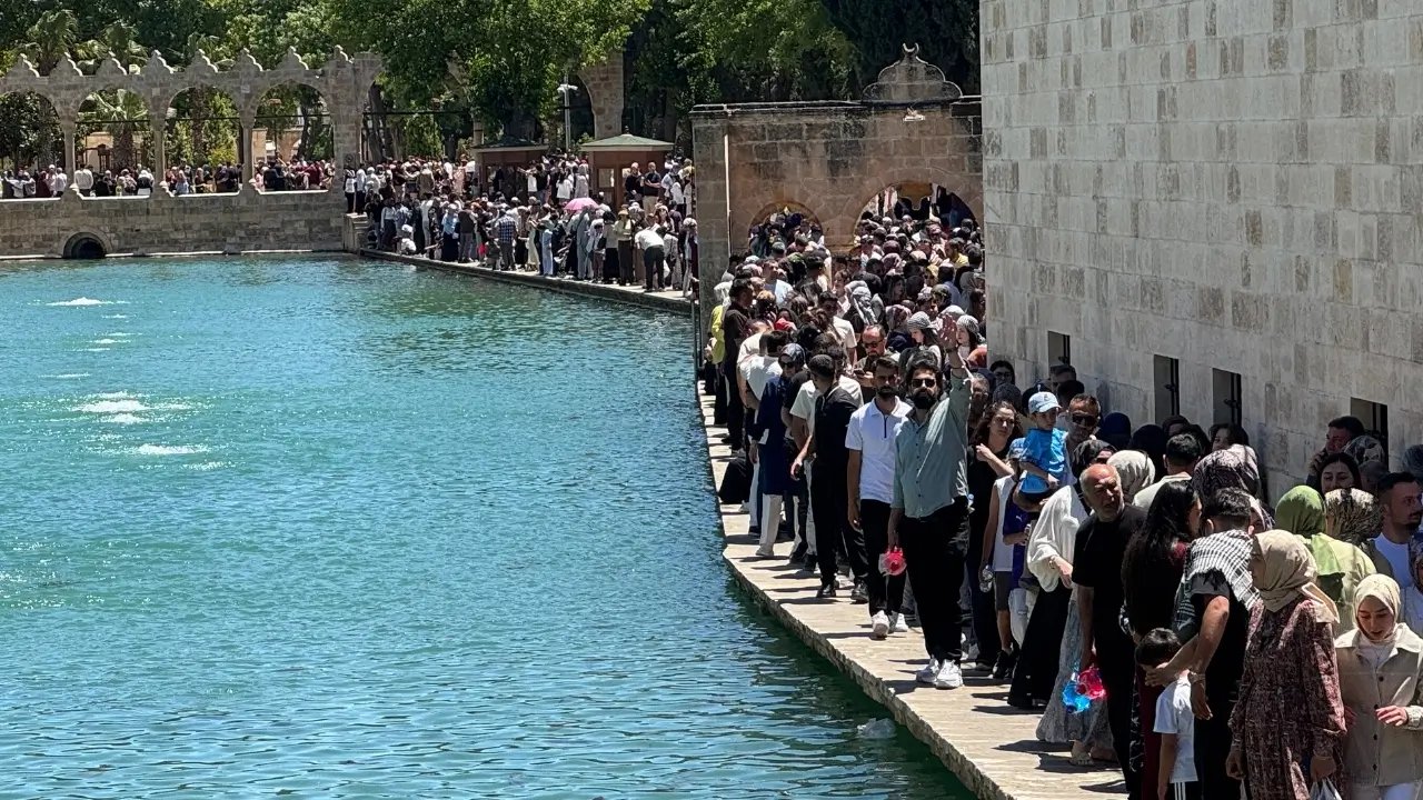 Balıklıgöl ziyaretçi akınına uğradı
