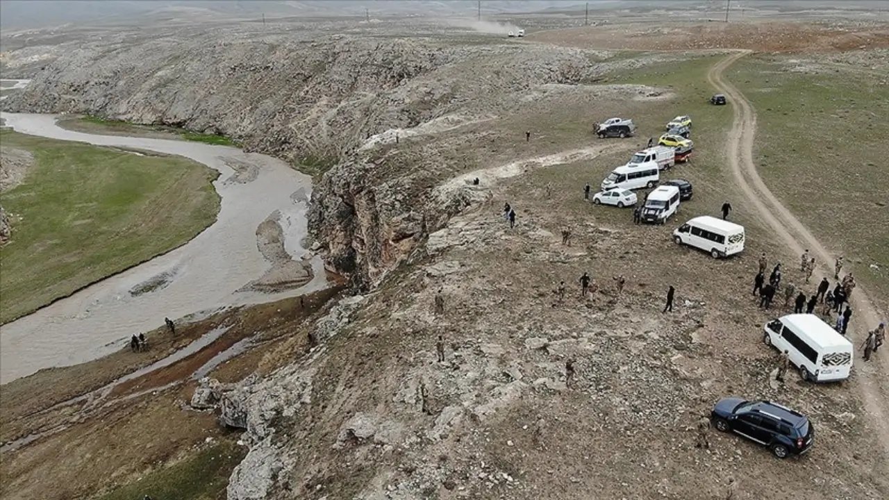 Ağrı’da kayalıklardan düşen kişi hayatını kaybetti