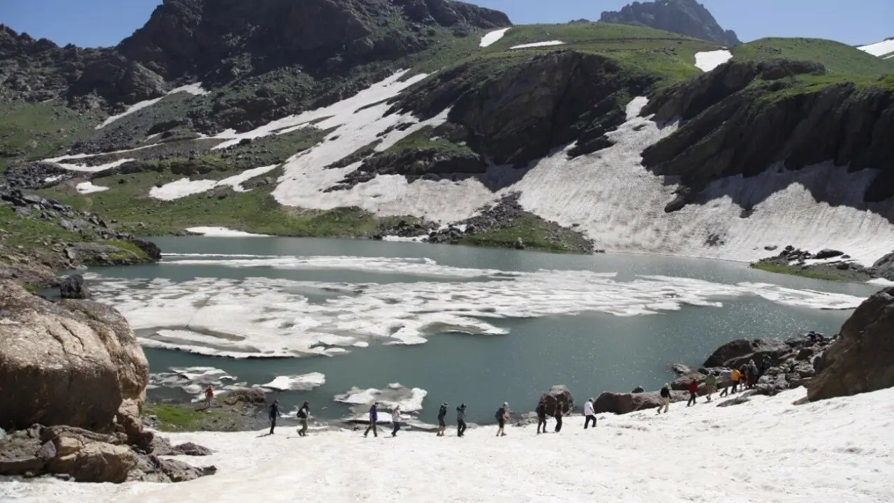 Hakkari’de bulunan 20 bin yıllık buzullar risk altında