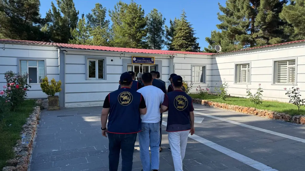 Diyarbakır'da aranan 24 kişi yakalandı