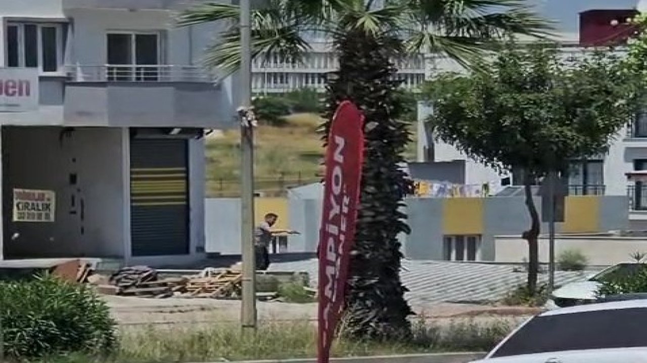 Emekli polis oğlunu tabancayla öldürdü