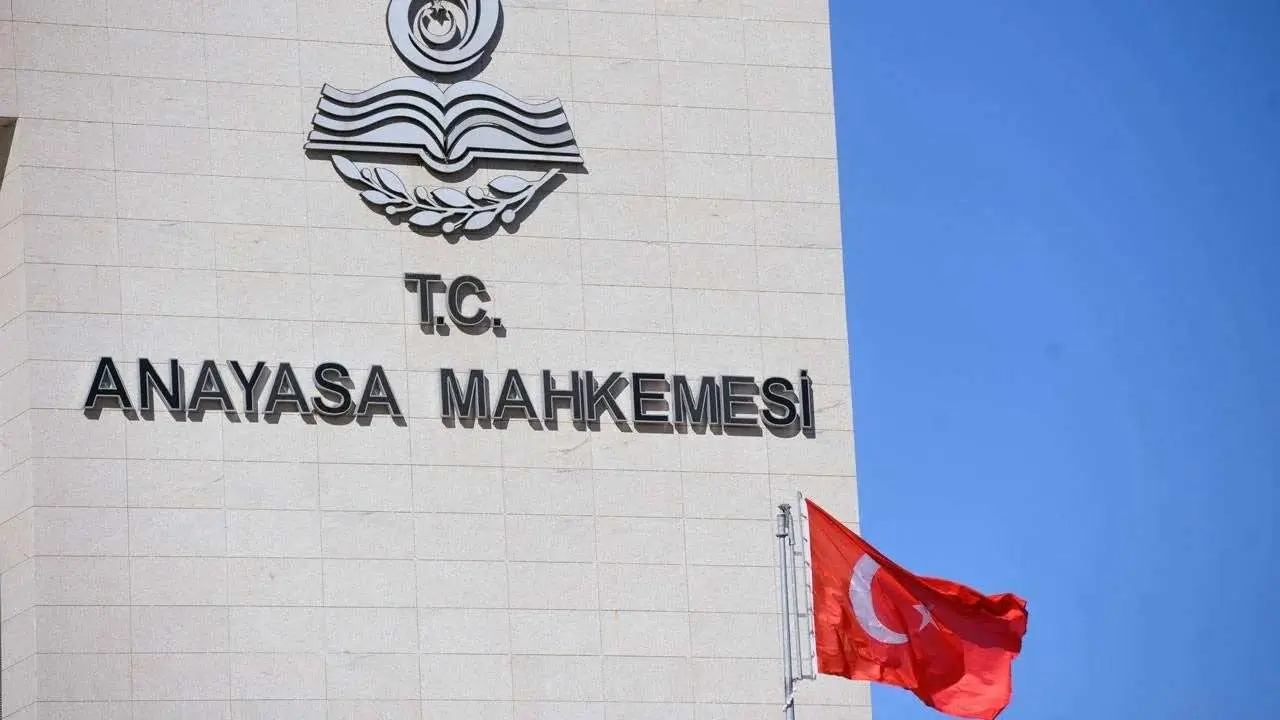 AYM iptal etti: Süresiz yoksulluk nafakası nedir?
