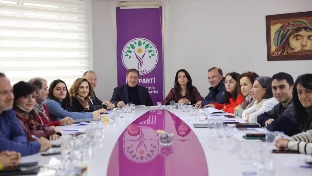 DEM Parti MYK süreç yasaları ve kongre için toplandı