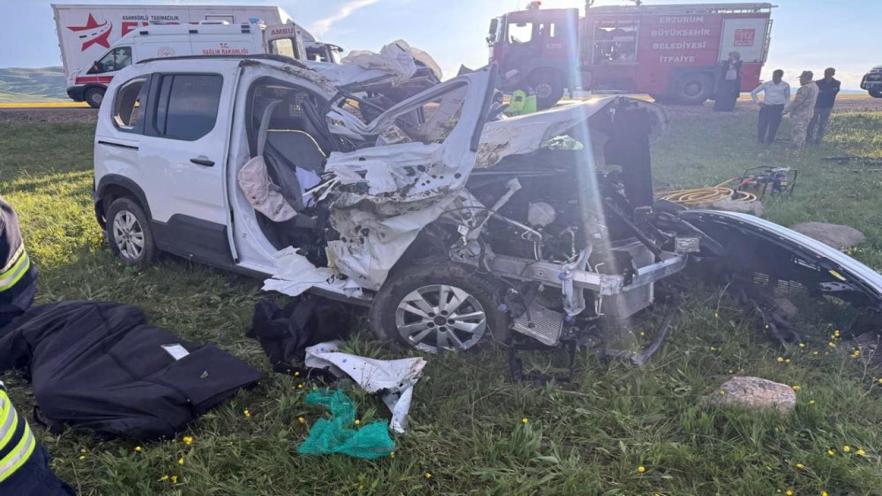 Erzurum Hınıs'ta feci kaza: 1'i bebek 3 ölü