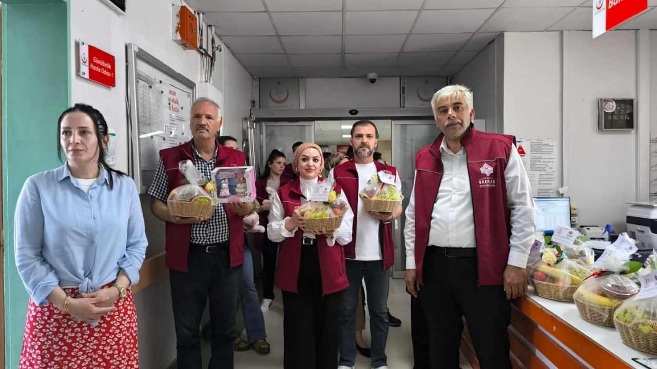 Diyarbakır'daki hastalara meyve ikramı