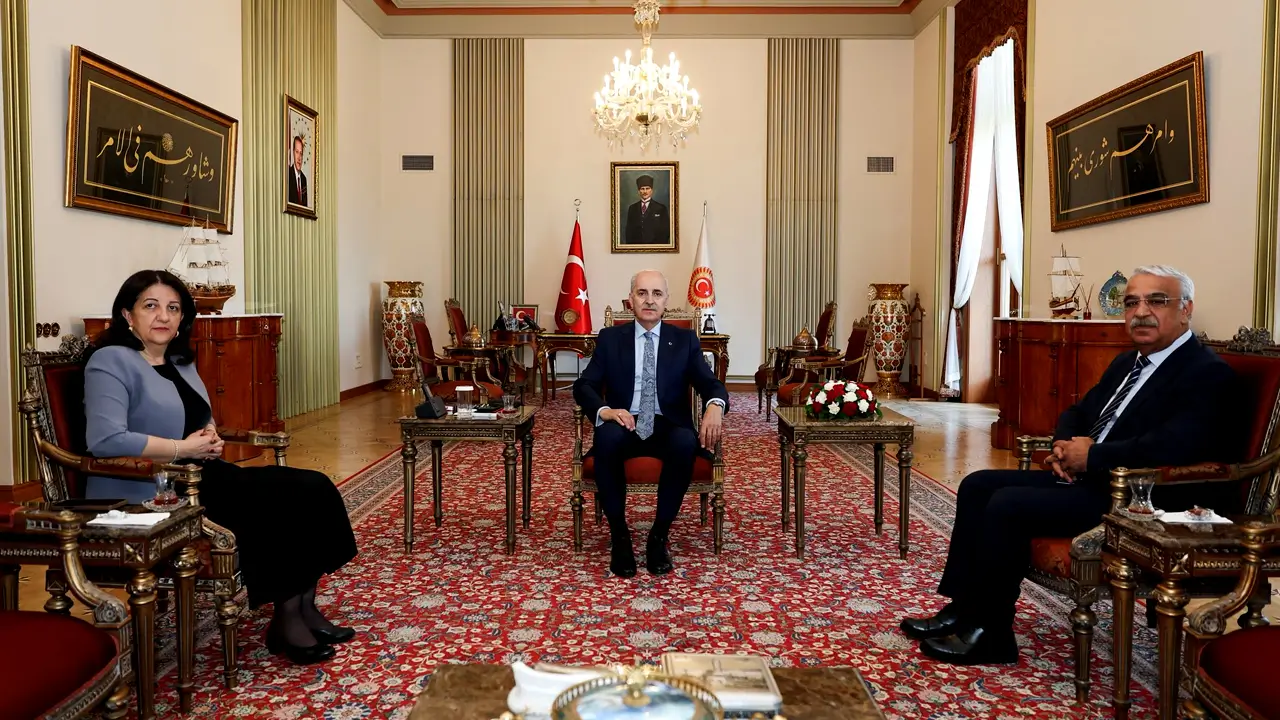 Kurtulmuş İmralı heyeti ile görüştü
