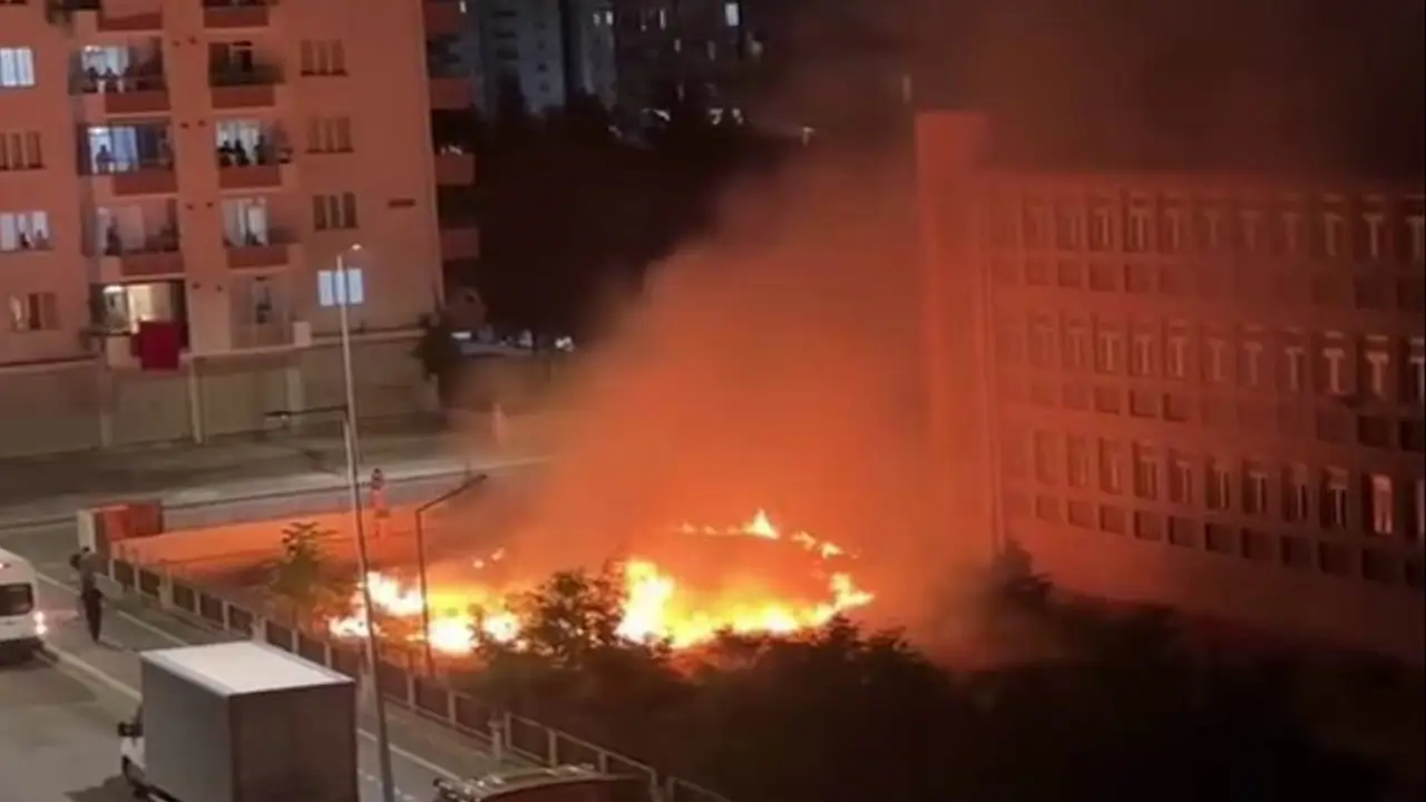 Diyarbakır’da okulda havai fişek yangını