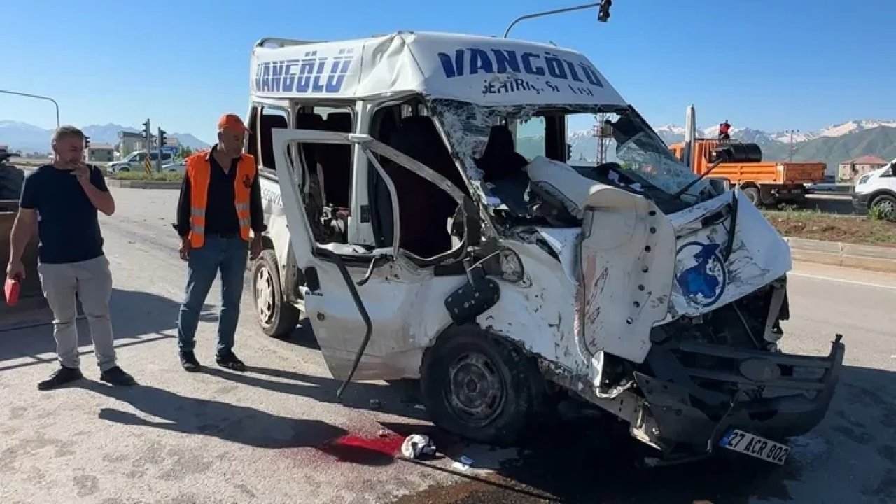 Yüksekova’da feci kaza: 3 ölü, 2 yaralı