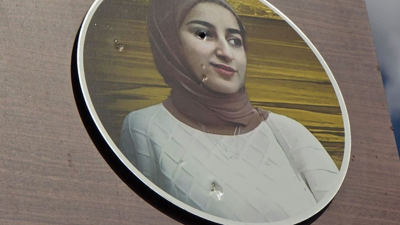 Diyarbakır'da Rojin Kabaiş’in fotoğrafı kurşunlandı