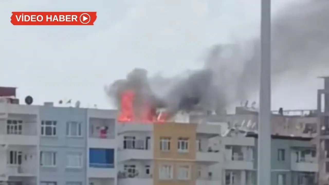 Diyarbakır'da yangın paniği: Apartman çatısı tutuştu