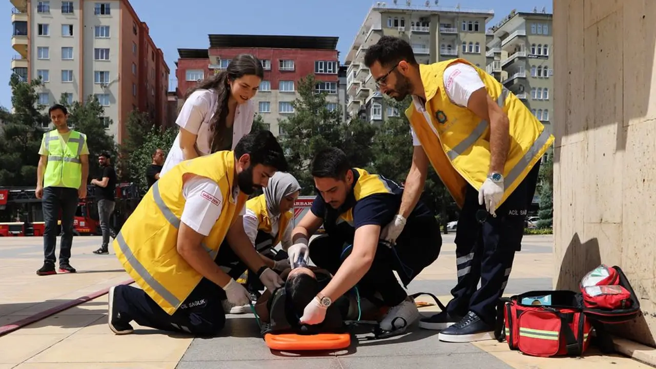 Diyarbakır Büyükşehir’de gerçeği aratmayan tatbikat