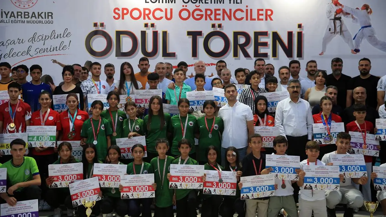 Diyarbakır'da 63 sporcuya ödül verildi