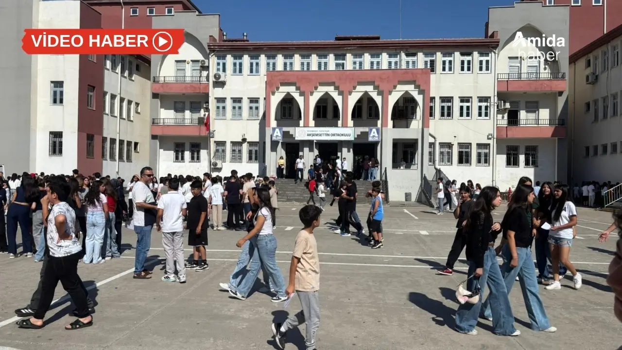 Diyarbakır’da 458 bin öğrenci karne heyecanı yaşadı