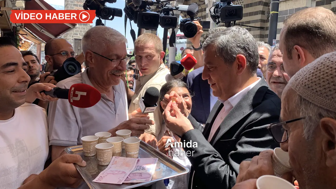 Özgür Özel Diyarbakır’da ciğer yedi, Kürt kahvesi içti