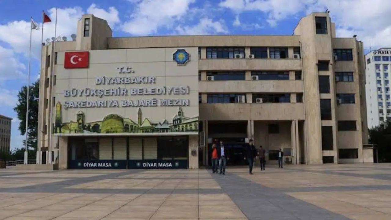 Diyarbakır'da Gürsel Caddesi geçici olarak trafiğe kapatılacak
