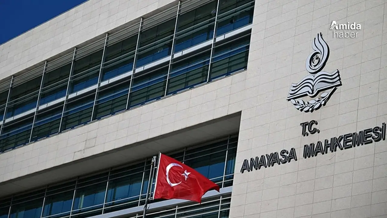 AYM’den cinsiyet değişikliğine ‘hukuka uygun’ kararı